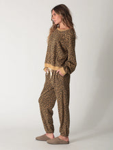 Load image into Gallery viewer, Ronan Sweatshirt Leopard