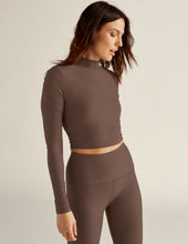 Load image into Gallery viewer, Featherweight Moving On Crop Pullover