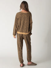 Load image into Gallery viewer, Ronan Sweatshirt Leopard
