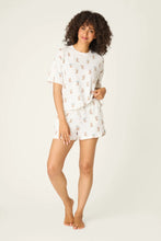 Load image into Gallery viewer, Western Blooms Short