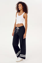 Load image into Gallery viewer, Quinn Airweight Wide Leg Pant
