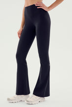 Load image into Gallery viewer, Raquel HW Airweight Flare 32"