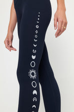 Load image into Gallery viewer, Golden Icon Jacquard Legging