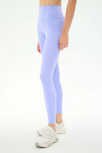 Load image into Gallery viewer, Airweight High Waist 26"
