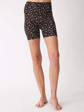 Load image into Gallery viewer, Ditsy Floral Zoey Short
