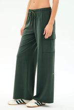 Load image into Gallery viewer, Alex Airweight Cargo Pant
