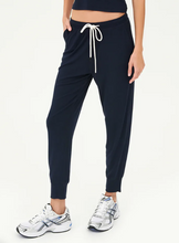 Load image into Gallery viewer, Kiki Rib 7/8 Sweatpant
