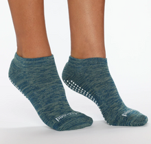 Load image into Gallery viewer, Be Focused Grip Socks Peacock
