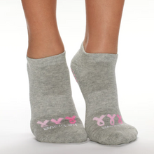 Load image into Gallery viewer, Be Brave Breast Cancer Grip Socks Grey
