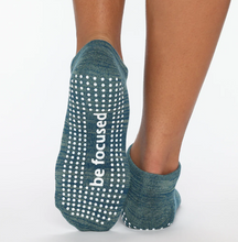 Load image into Gallery viewer, Be Focused Grip Socks Peacock
